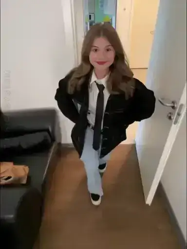 Sticker 🙋‍♀️